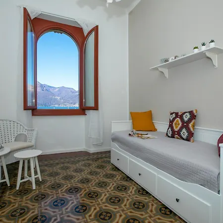 Residenza Gardenia - Lake View Balcony Apartment In Luino Center - Happy Rentals
