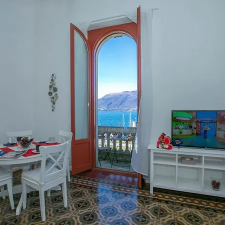 Residenza Gardenia View Center - Happy Луино